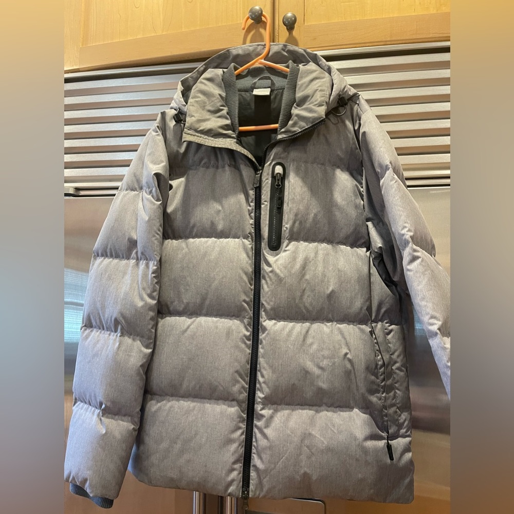 Nike down filled puffer coat in gray. Size L.